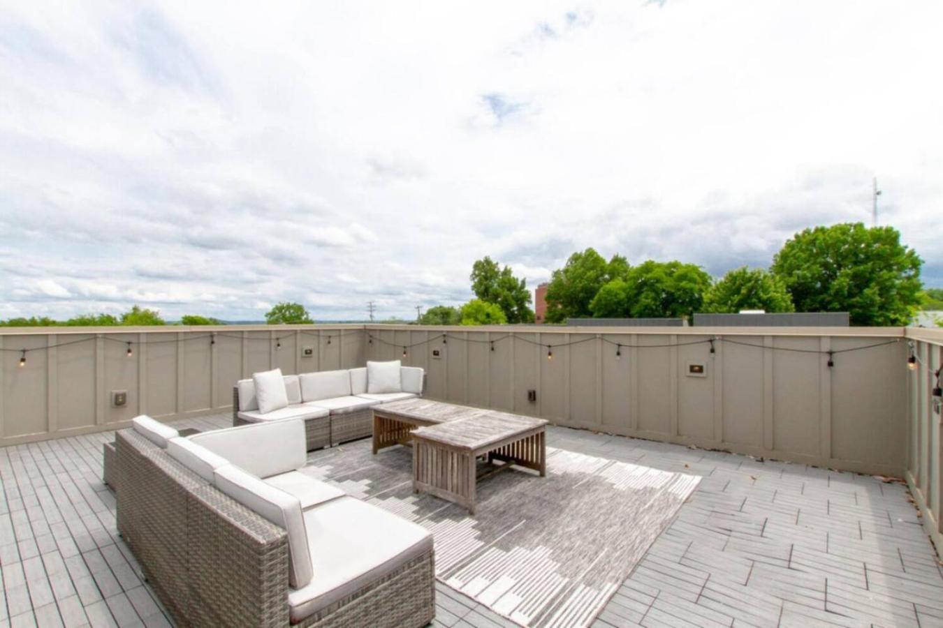 Howdy House New And Trendy With Rooftop Deck Nashville Bagian luar foto