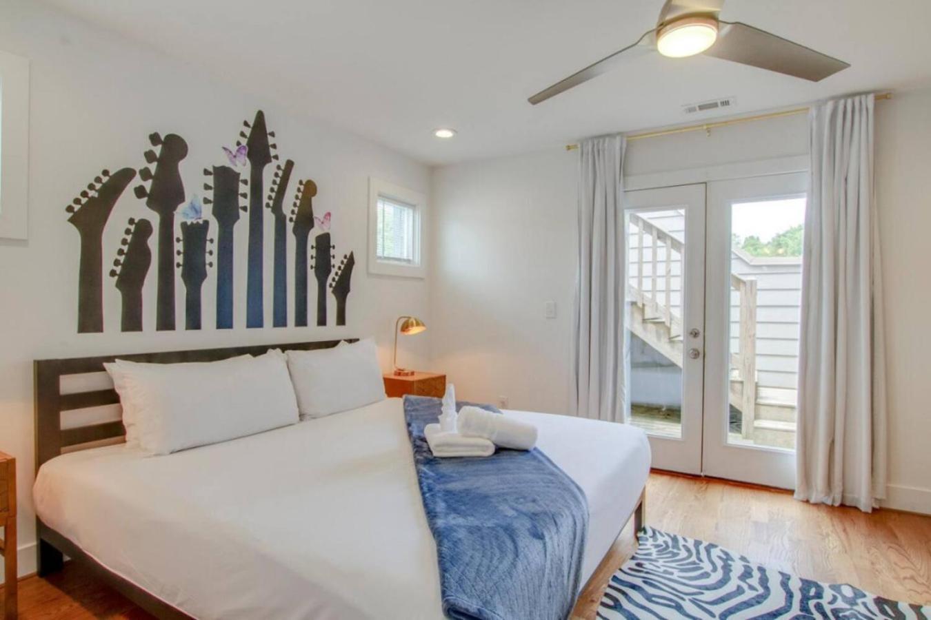 Howdy House New And Trendy With Rooftop Deck Nashville Bagian luar foto